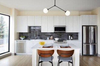 1050 Brady Ave NW in Atlanta, GA - Building Photo - Building Photo