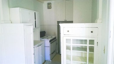 10 Ferris St, Unit 10 Ferris st, Highland Park  Mi 48203 in Highland Park, MI - Building Photo - Building Photo