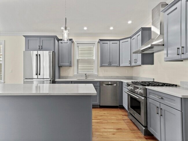 76 Horace St, Unit 1 in Boston, MA - Building Photo - Building Photo