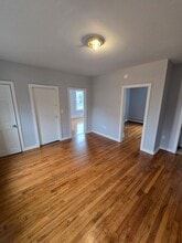 216 Vauxhall St in New London, CT - Building Photo - Building Photo