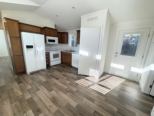 8531 Kittyhawk Ave in Los Angeles, CA - Building Photo - Building Photo