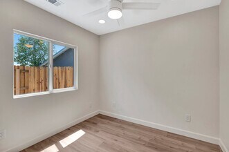 4327 Moraga Ave in San Diego, CA - Building Photo - Building Photo