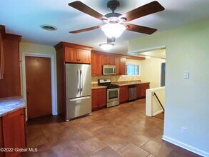 15 Lyons Ave in Delmar, NY - Building Photo - Building Photo