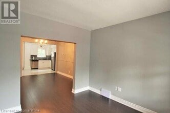 165 Barnesdale Ave N in Hamilton, ON - Building Photo - Building Photo