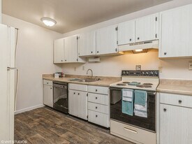 Woodman Park in Dayton, OH - Building Photo