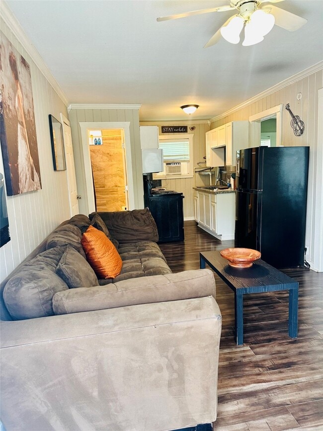 property at 4210 Ennis St