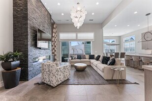 724 W Pleasant Oak Trl in Reno, NV - Building Photo