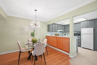 1116 Running Springs Rd, Unit 2 in Walnut Creek, CA - Building Photo - Building Photo