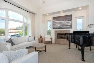 527 Liverpool Dr in Encinitas, CA - Building Photo