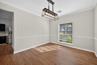 8302 Cliffshire Ct in Houston, TX - Building Photo - Building Photo
