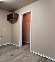 105 E 74th St in Lubbock, TX - Building Photo - Building Photo