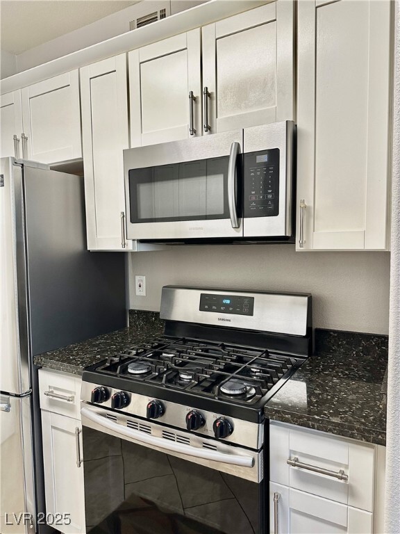 7119 Durango Dr in Las Vegas, NV - Building Photo - Building Photo
