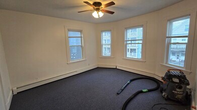 40 Brackett St, Unit #2 in Boston, MA - Building Photo - Building Photo