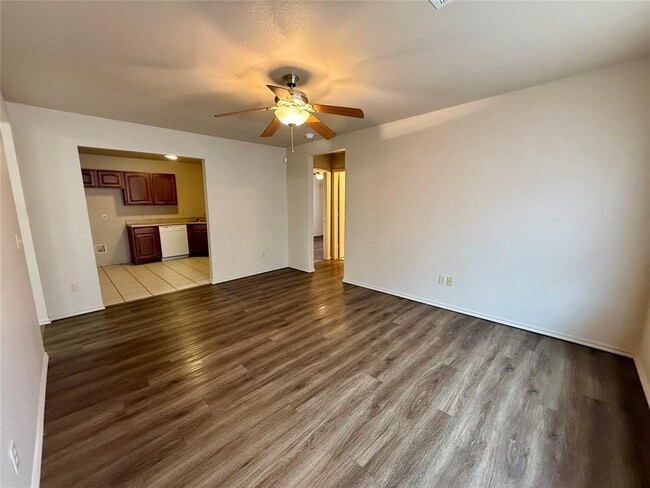 5 Lombardy Pl in Clinton, OK - Building Photo - Building Photo