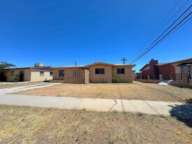 10004 Odessa Ln in El Paso, TX - Building Photo