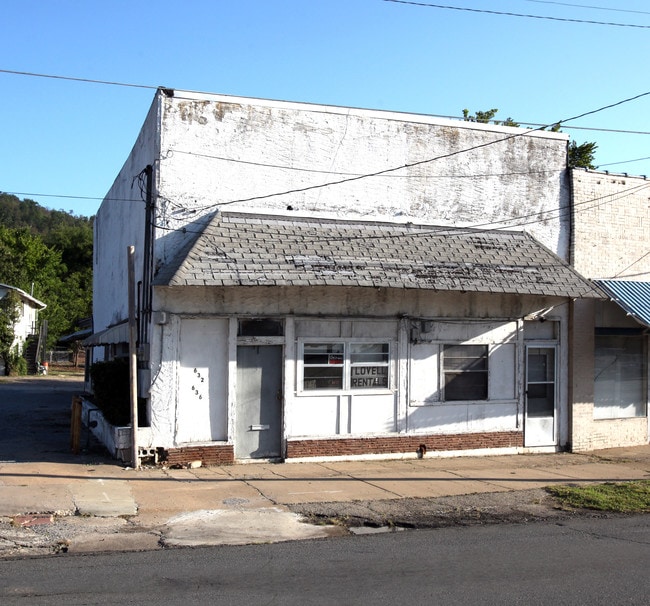 632-636 W Grand Ave in Hot Springs National Park, AR - Foto de edificio - Building Photo