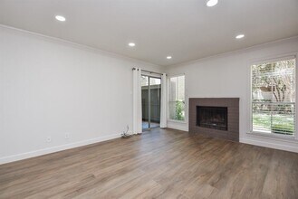 700 Thicket Ln in Houston, TX - Building Photo - Building Photo