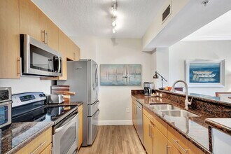 4903 Midtown Ln in Palm Beach Gardens, FL - Building Photo - Building Photo