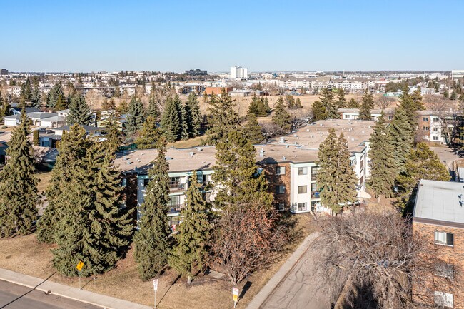 Fairgreen Gardens in Edmonton, AB - Building Photo - Building Photo