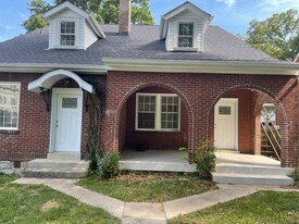 1004 W 7th St in Columbia, TN - Building Photo