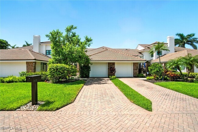 4028 Crayton Rd in Naples, FL - Building Photo - Building Photo