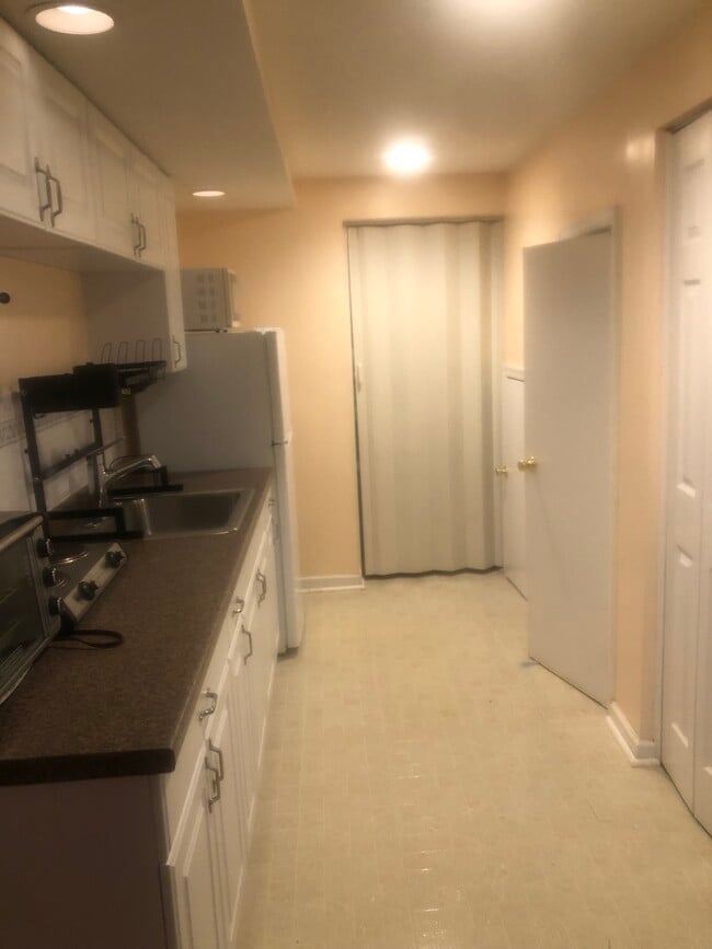 19628 Club Lake Rd in Gaithersburg, MD - Building Photo - Building Photo