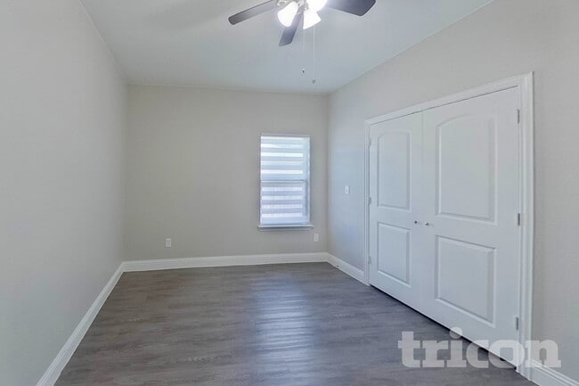 1908 Carrington Dr in Glenn Heights, TX - Foto de edificio - Building Photo