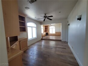 8304 Broad Peak Dr in Las Vegas, NV - Building Photo - Building Photo