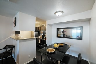 Bridge at South Point in Austin, TX - Foto de edificio - Building Photo