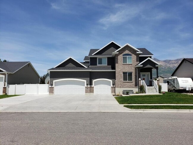 42 E 1825 N in North Ogden, UT - Building Photo - Building Photo