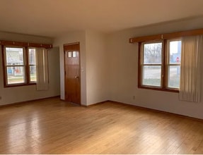 615 Mill St in Waupaca, WI - Building Photo - Building Photo