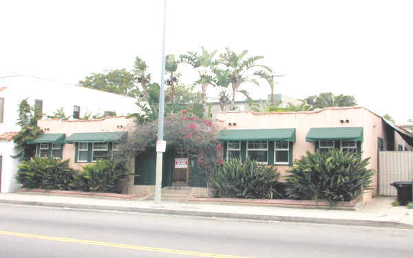 7011-7015 Fountain Ave in Hollywood, CA - Building Photo