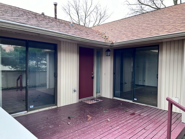 2309A Melrose Dr in Champaign, IL - Building Photo - Building Photo