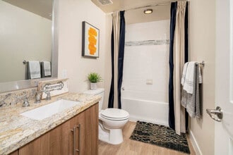 Volta on Broadway in Tempe, AZ - Foto de edificio - Building Photo