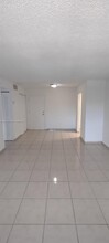 606 W 81st St in Hialeah, FL - Building Photo - Building Photo