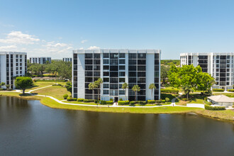 Lakewood Midrise in Boca Raton, FL - Building Photo - Building Photo