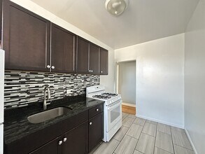 5662 N Ridge Ave in Chicago, IL - Building Photo - Building Photo