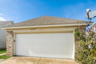 4663 Royal View Dr in Memphis, TN - Building Photo