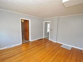 122 Beechwood Ave in Liverpool, NY - Building Photo - Building Photo