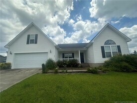 450 Copper Creek Dr in Raeford, NC - Building Photo