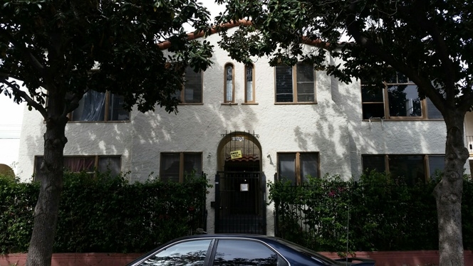 6111 Eleanor Ave in Los Angeles, CA - Building Photo