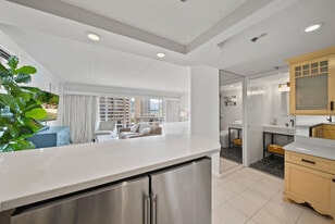 1777 Ala Moana Blvd in Honolulu, HI - Building Photo