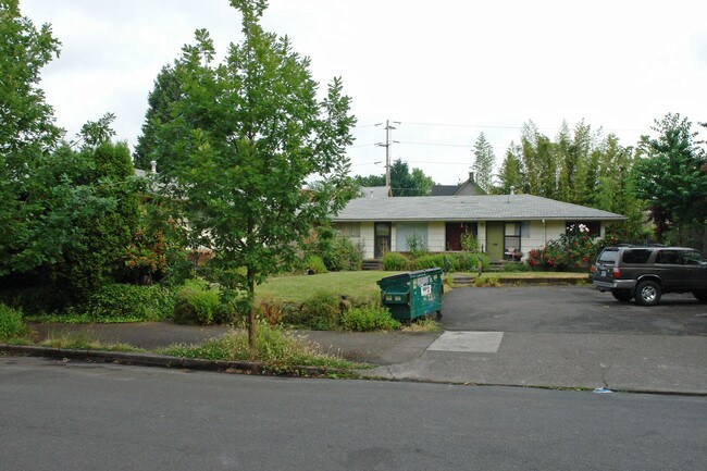 3331-3339 SE Taylor St in Portland, OR - Foto de edificio - Building Photo