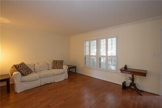 10 Vista Square NW in Atlanta, GA - Building Photo - Building Photo