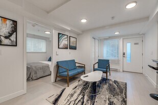 1433 Haro St in Vancouver, BC - Building Photo
