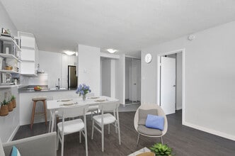 1160 Haro St in Vancouver, BC - Building Photo - Building Photo