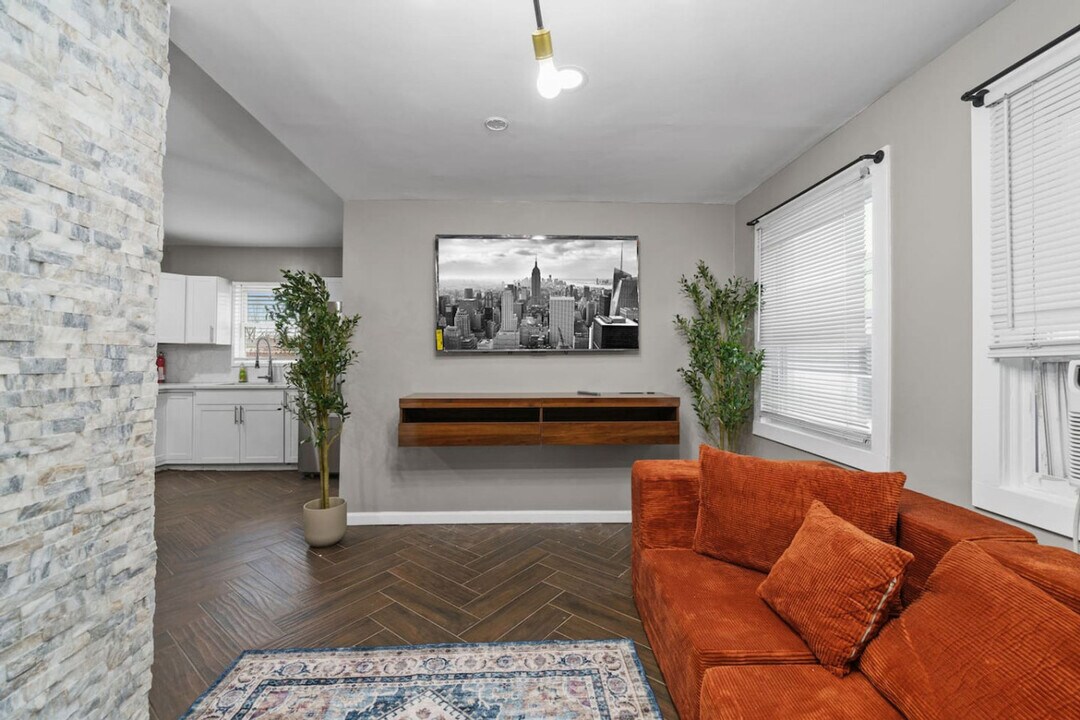 529 Ave E in Bayonne, NJ - Building Photo