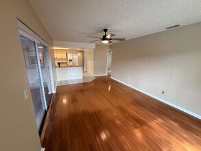 14001 Dominion Ct in Tampa, FL - Building Photo - Building Photo