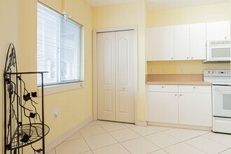 7811 Regal Heron Cir in Naples, FL - Building Photo - Building Photo