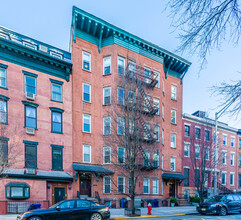 318 Hudson St in Hoboken, NJ - Foto de edificio - Building Photo